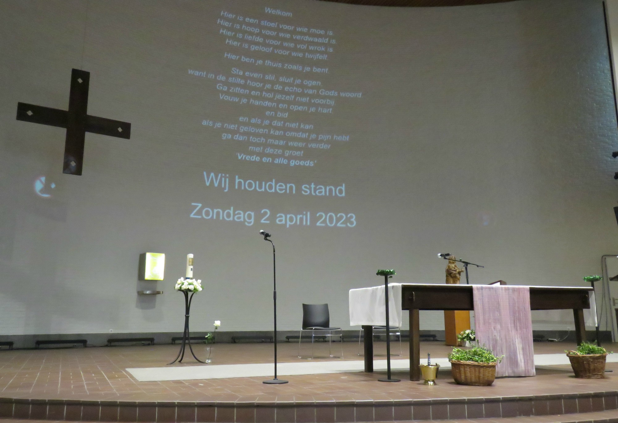 Catechesemoment 6 - Eerste communicanten 2023 - Wegwijzerviering - Palmzondag - Sint-Anna-ten-Drieënparochie, Antwerpen Linkeroever